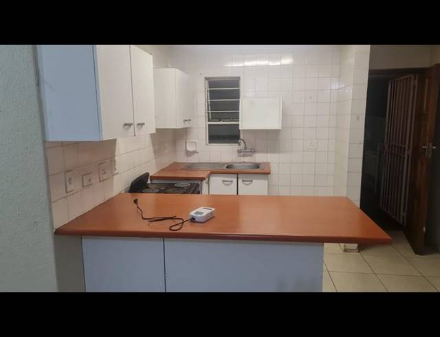 2 BEDROOM TOWNHOUSE FOR SALE IN BEDFORD GARDENS